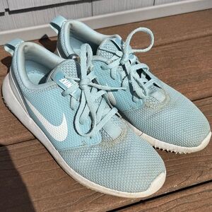 Nike women’s golf shoes (Size 6.5)